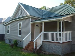 206 W 8th St, Chickamauga, GA 30707