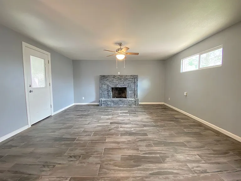 4424 Eleanor Way — Photo 10