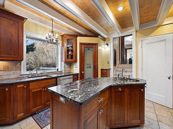 4th image of 124 N Hawthorne Rd