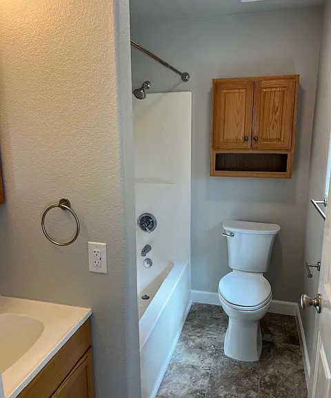 2108 Corona Ave — Photo 6