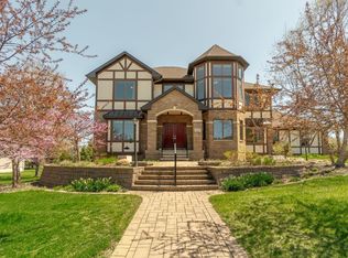 504 Winding Ridge Rd, Cedar Falls, IA 50613