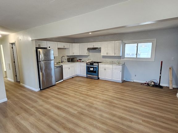 2nd image of 9724 W Thurston Ave
