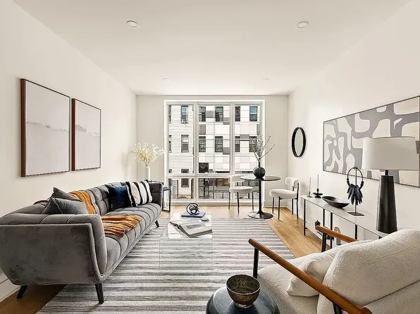40 Schaefer St #2B, Brooklyn, NY 11207