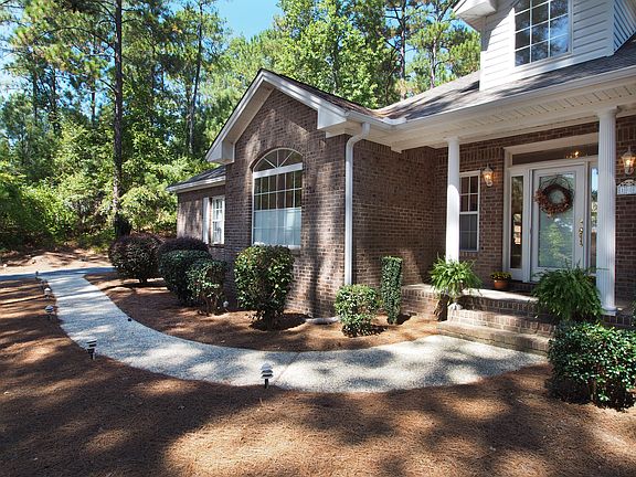 3rd image of 108 Glen Cove Ln