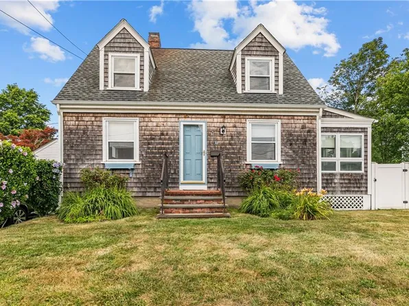 53 Admiral Kalbfus Rd, Newport, RI 02840