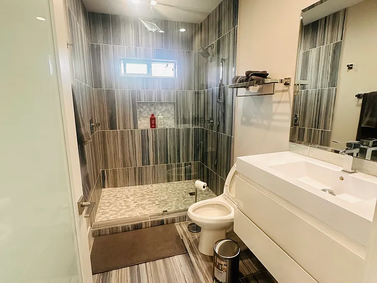 2321 Vanderbilt Ln #B — Photo 11