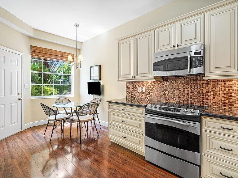 5070 Lake Catalina Dr #C — Photo 9