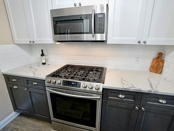 Recently renovated kitchen w/ premium Samsung appliances inc. smart oven