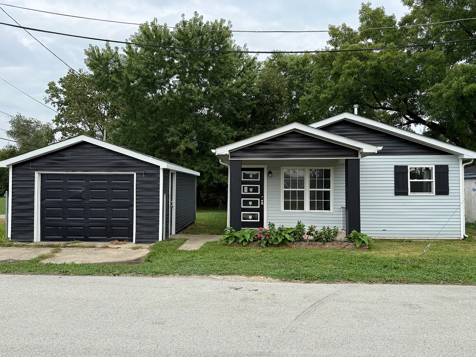 3 bed, 1248 sqft, $1,780 — Photo 1