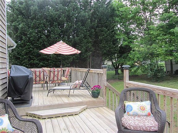 4th image of 419 Evergreen Ct