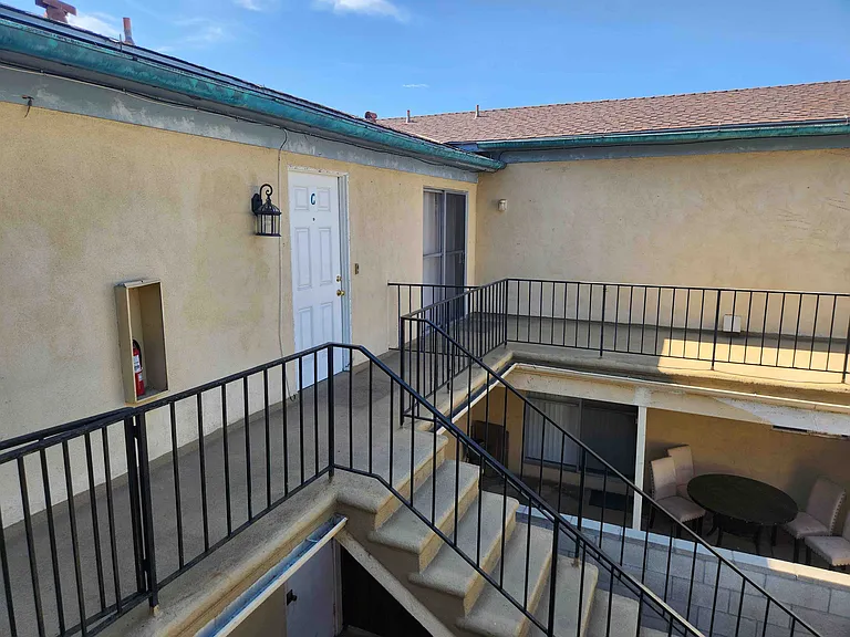 1110 Opal St #C — Photo 2