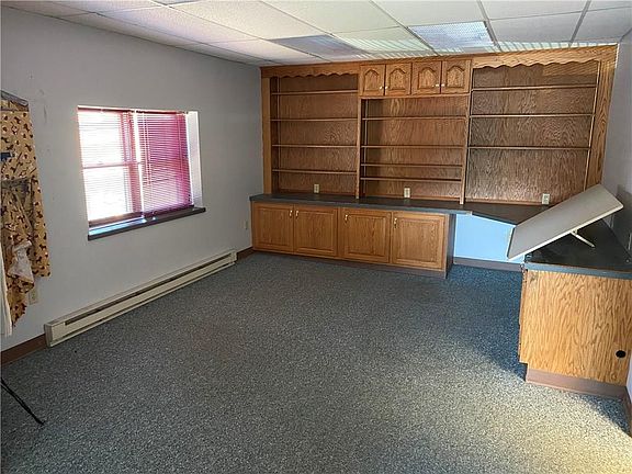 3rd image of 960 Chancery Ln