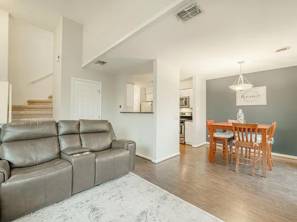 2831 HOLBORN Circle, Madison, WI 53718