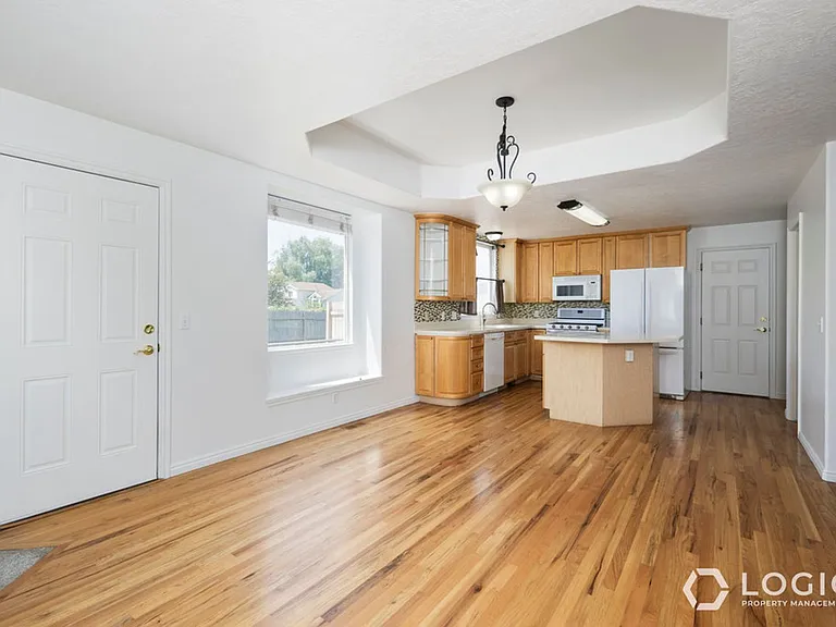 166 E Rawlins Ln — Photo 7