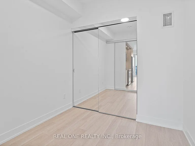 60 Central Park Dr #1602 — Photo 20