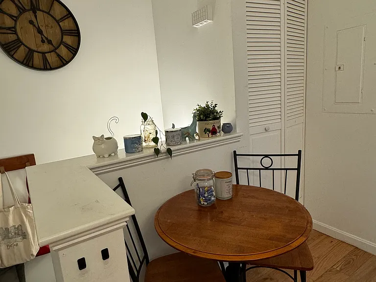 35 Newton St #2 — Photo 8