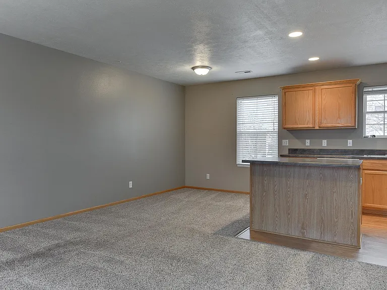 6758 S 181st Ct — Photo 6