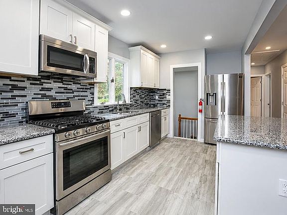 4th image of 413 Paxson Ave
