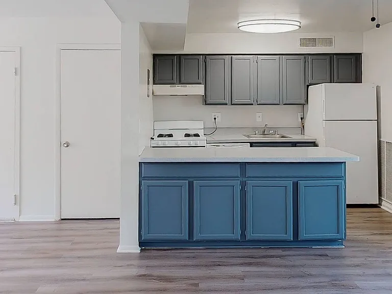 Eastdale Apartments — Photo 13