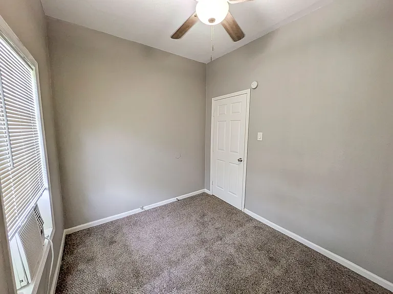 1478 Johns St — Photo 7
