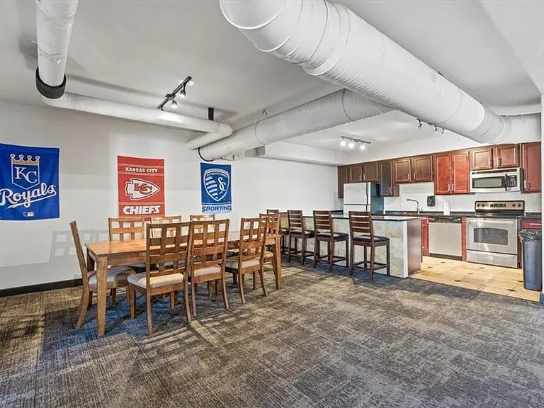 700 E 8th St #5B — Photo 16