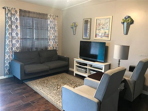 2nd image of 1765 Margaret Ave
