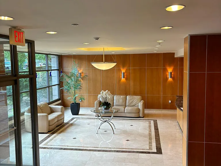60 Parkway Dr E #15A — Photo 23