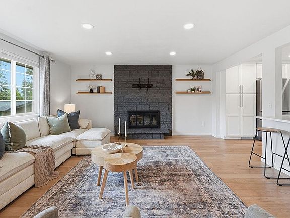 5th image of 1405 E 35th Ave