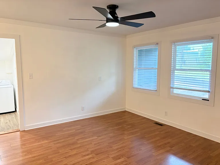 484 Macon Hwy — Photo 15