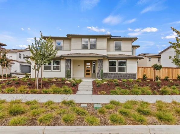 2517 Lake Club Dr, Fairfield, CA 94533