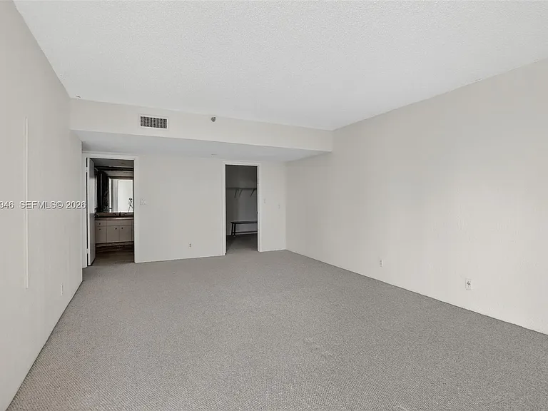 19707 Turnberry Way #7F — Photo 22
