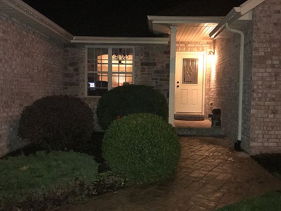 5th image of 514 E Sequoia St
