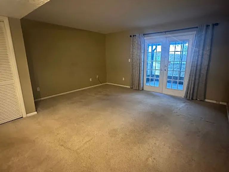 621 W Indiana Ave #16 — Photo 8