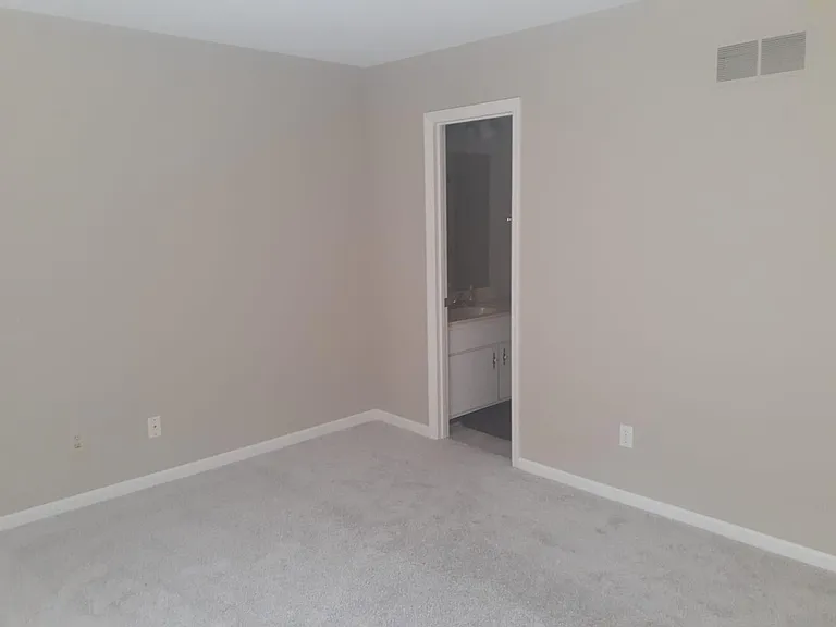 1614 Forest Hills Dr — Photo 16