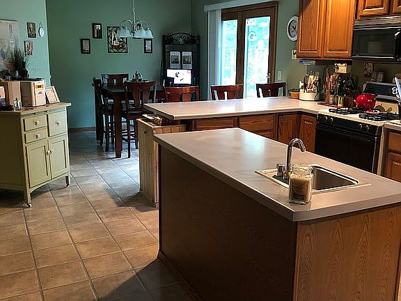 Kitchen/Breakfast Nook