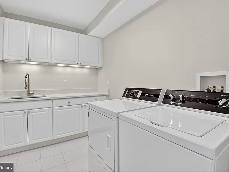 5718 Huntington Pkwy — Photo 74