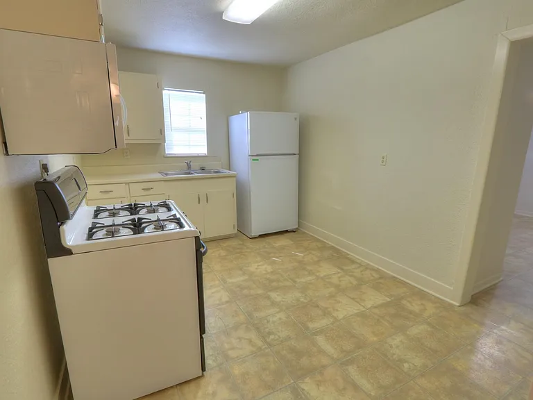 3610 Eastern St #B — Photo 9