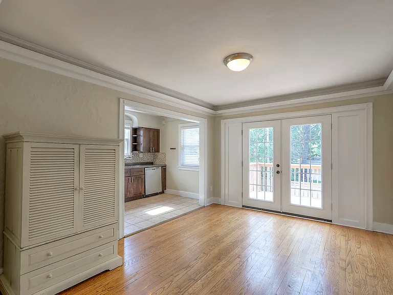 421 E Meyer Blvd — Photo 9