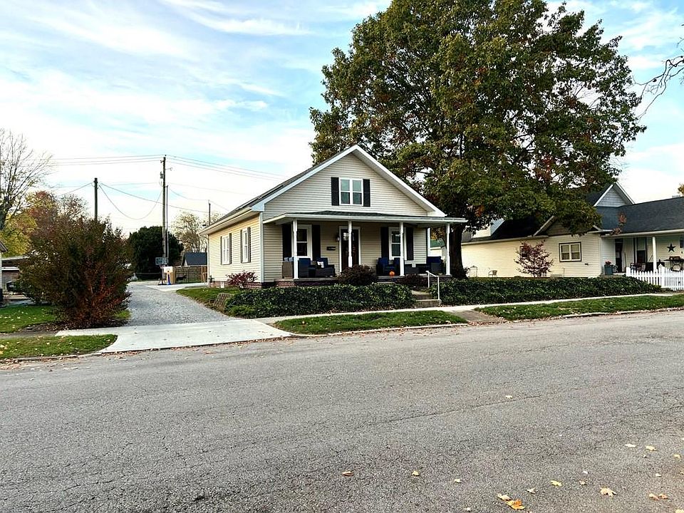 1st image of 209 1st Ave