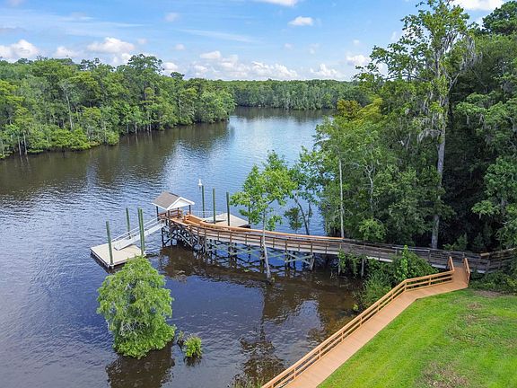3rd image of 638 Riverward Dr. #-