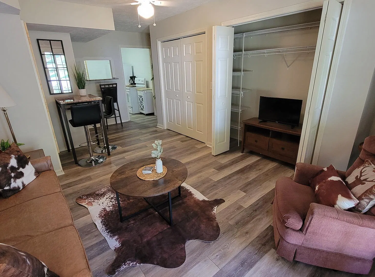2 bed, 1000 sqft, $1,800 — Photo 4