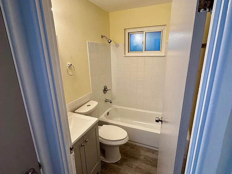 228 Dundee Cir — Photo 3