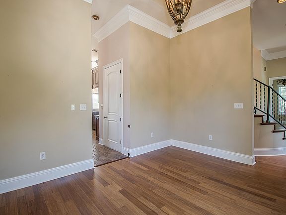 4th image of 14730 River Heights Ln
