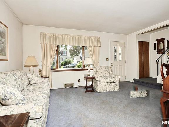 5th image of 743 Palmer Avenue