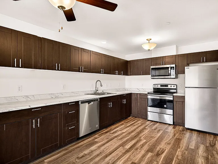 Villa Monterey Apartments — Photo 43