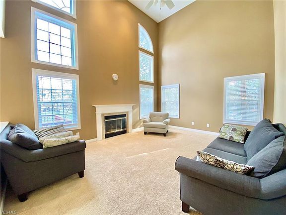 5th image of 2939 Greenspire Cir