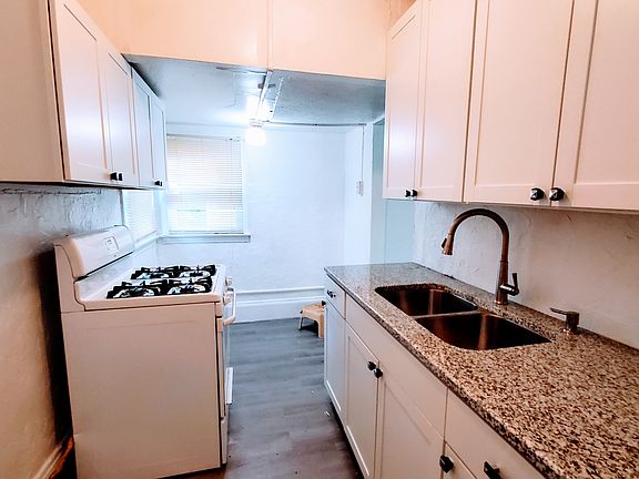4th image of 350 Jewell Dr