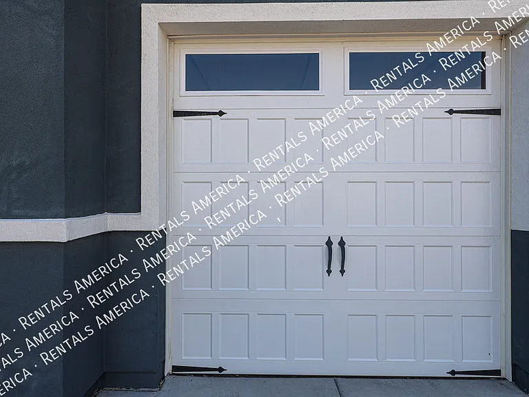 16875 N 12th St #33 — Photo 9
