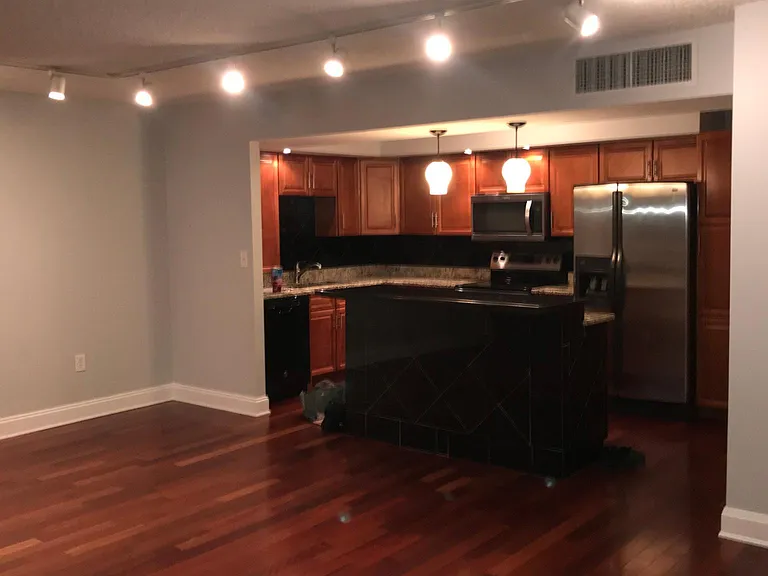 2401 Bayshore Blvd #707 — Photo 6