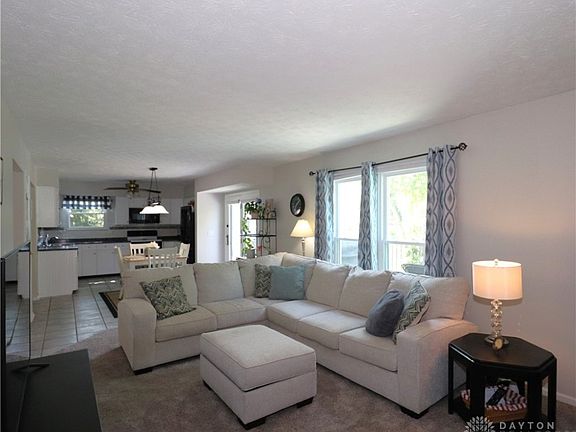 4th image of 8523 Crestmont Dr
